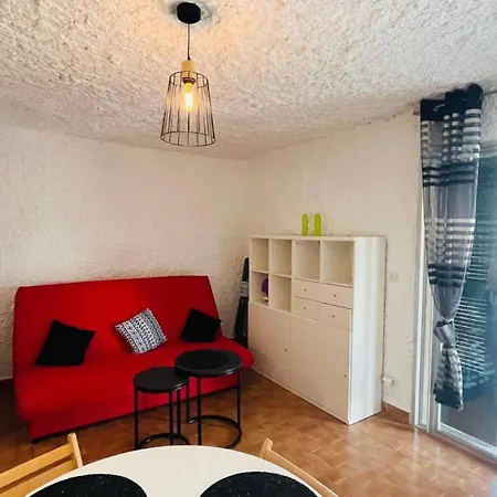 Appartement Cocody 8 *